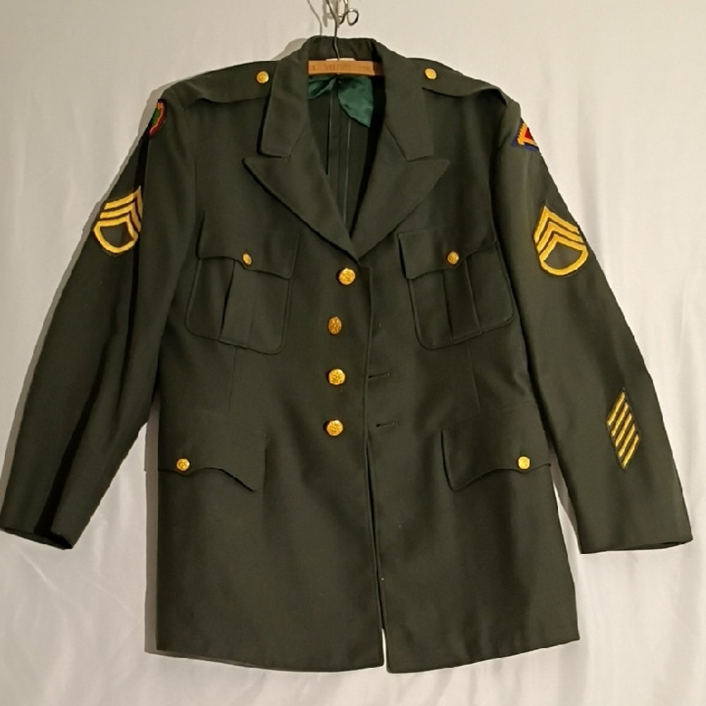 Vietnam Era US Army Green Dress Jacket 42R 24th Infantry Div. Armor branch SSG